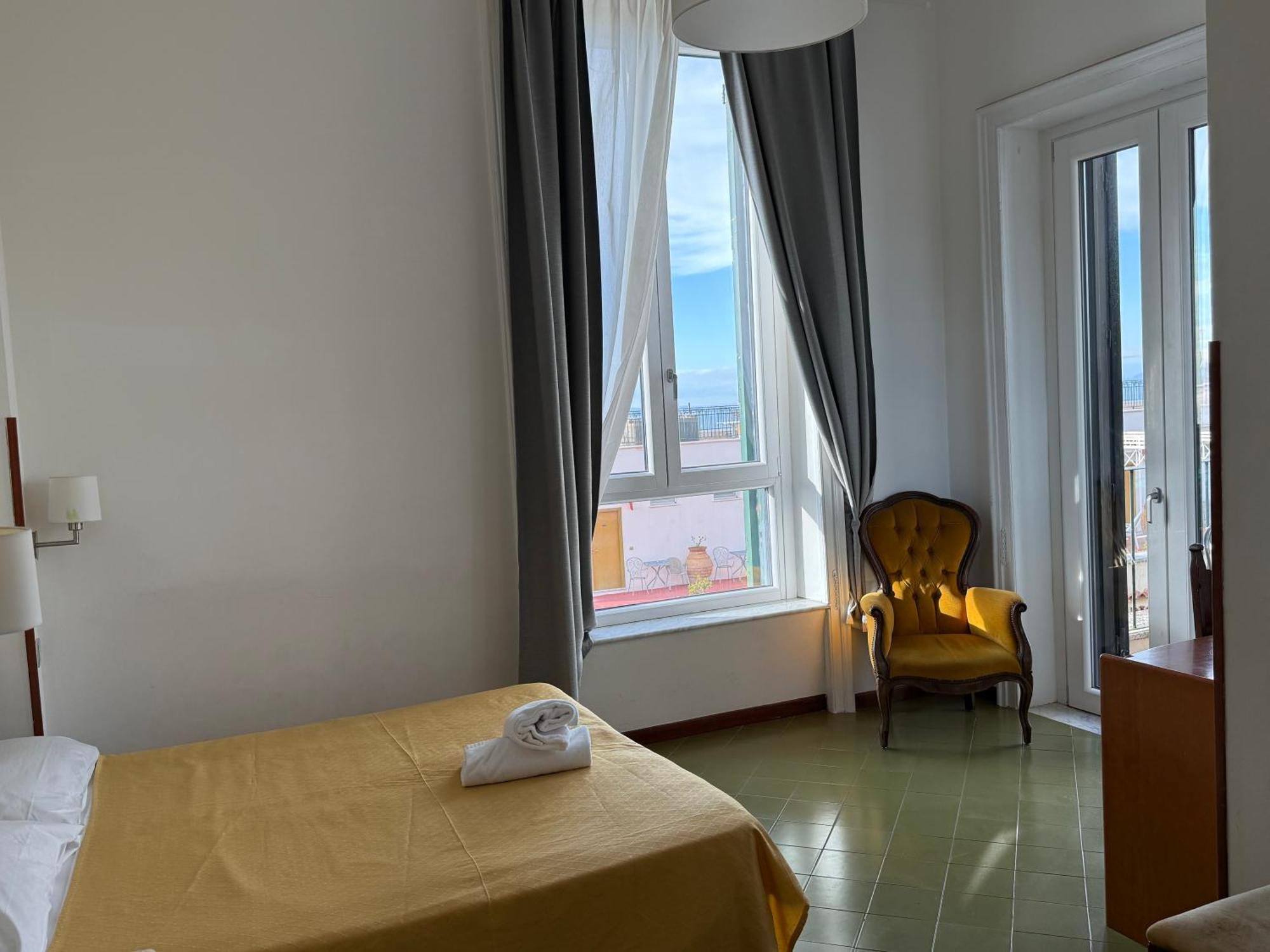 Hotel Villa Pina Antico Francischiello ماسّا لوبْرينسِ المظهر الخارجي الصورة