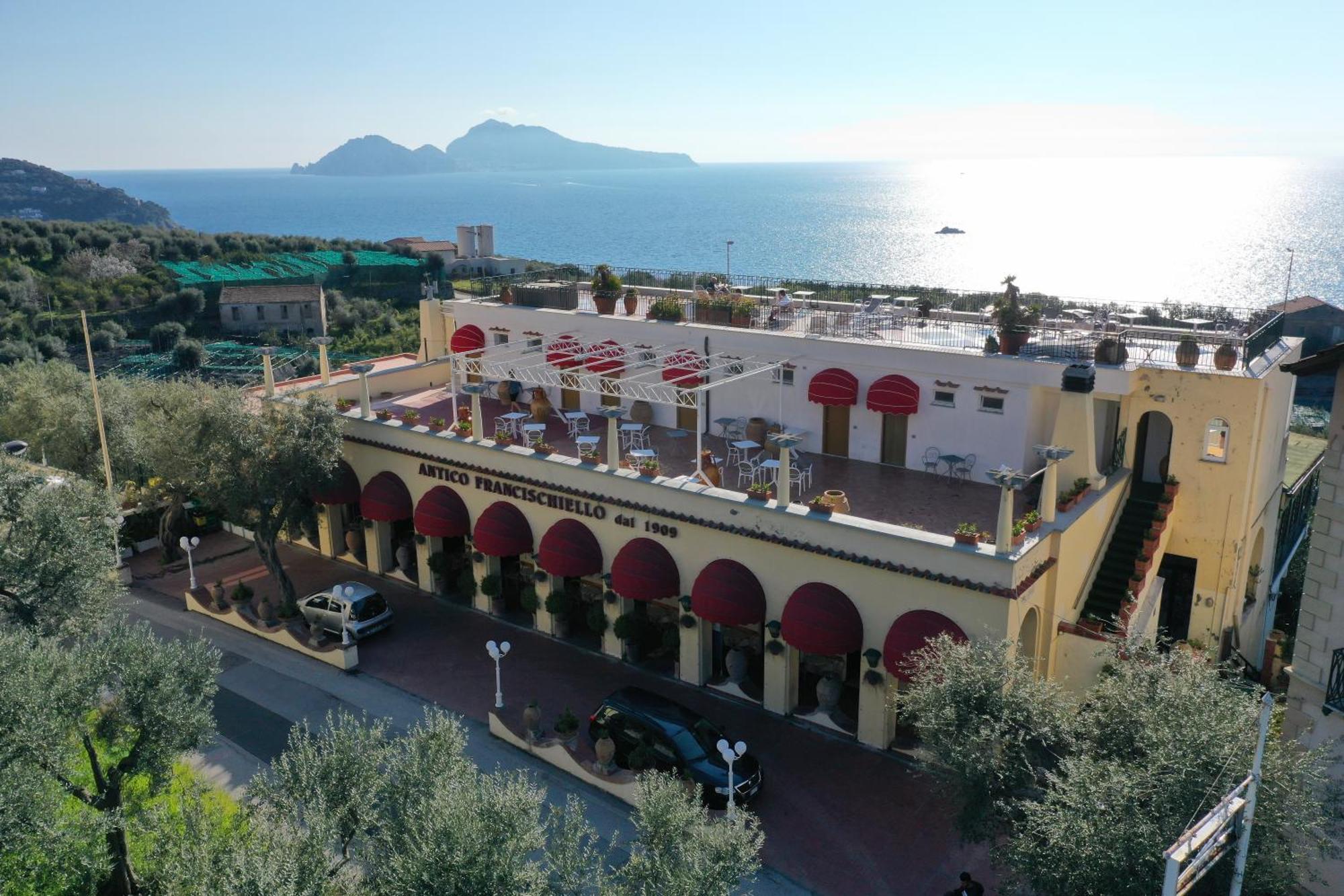 Hotel Villa Pina Antico Francischiello ماسّا لوبْرينسِ المظهر الخارجي الصورة