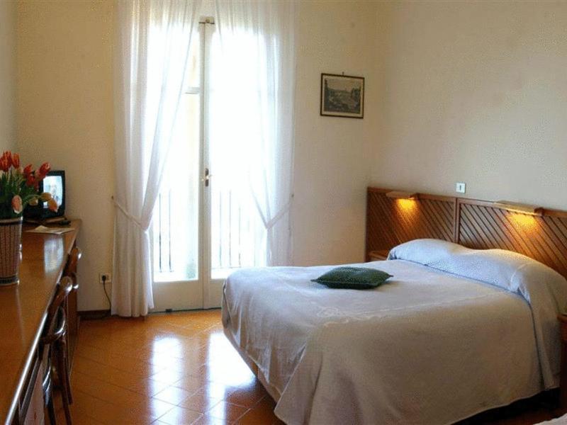 Hotel Villa Pina Antico Francischiello ماسّا لوبْرينسِ المظهر الخارجي الصورة